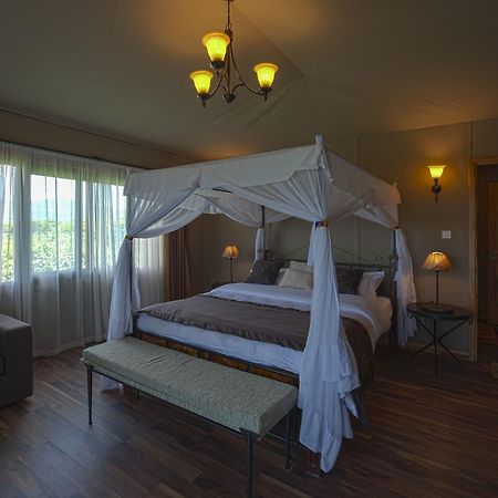 Karibu Camps And Lodges Lions Paw Ngorongoro 카라투 외부 사진