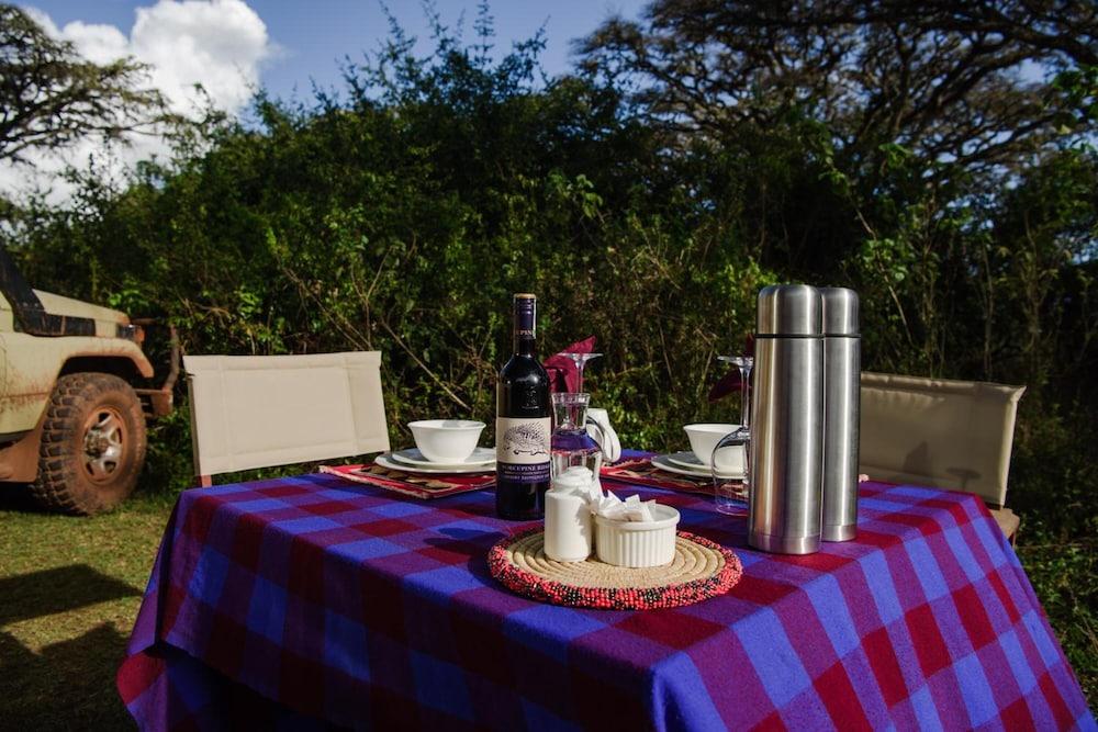 Karibu Camps And Lodges Lions Paw Ngorongoro 카라투 외부 사진
